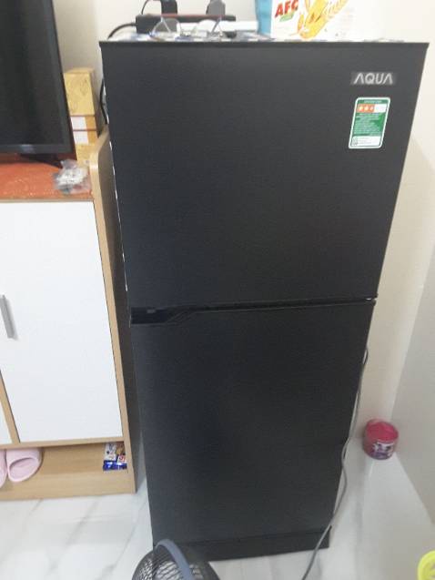Tủ lanh AQua gọn ,màu sắc sơn tỉnh điện mờ nhìn lịch sự, chắc chắn ..Nhà bán Điện máy Gia khang phục vụ tốt , giao hàng nhanh ,Giá rất tốt so với các nhà cung cấp khác ,.sẻ tiếp tục ủng hộ Tiki & Gia khang .Cám ơn