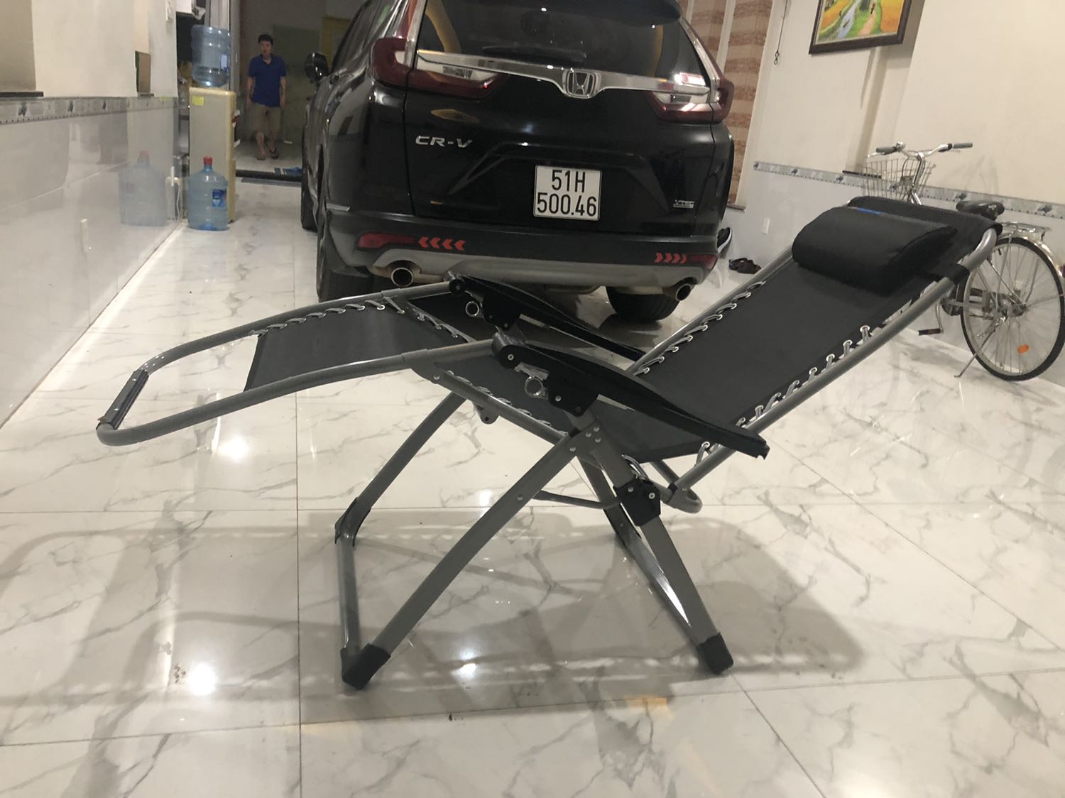 Ghế đẹp, chắc chắn, hai lẩy khoá bằng hợp kim nhôm cảm thấy bền chứ không phải lẩy khoá bằng nhựa như ghế thương hiệu khác. Tặng 5 sao.