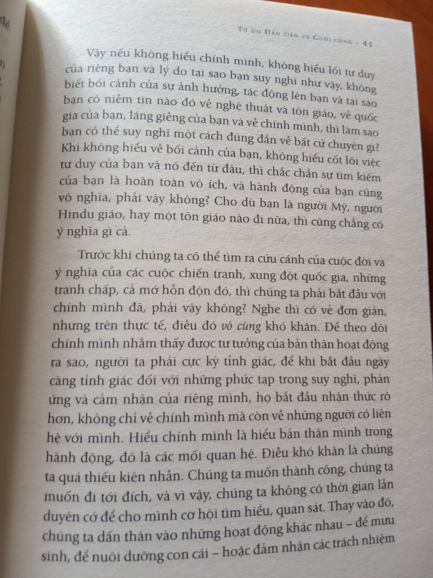 Sách hay nha mn^^ , lúc mình mua sách ko được đọc thử, mình mua vì thích tác giả này, mình chụp mục lục và mấy trang các bạn có thể tham khảo, quyết định nha!
