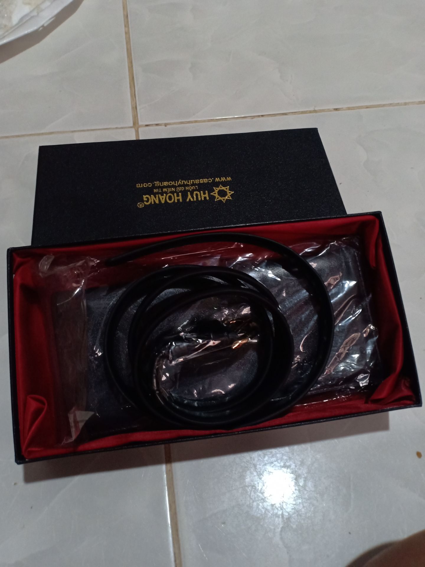 hàng đúng chất lượng rất tốt màu sắc đẹp và rất lịch lãm với mọi lứa tuổi