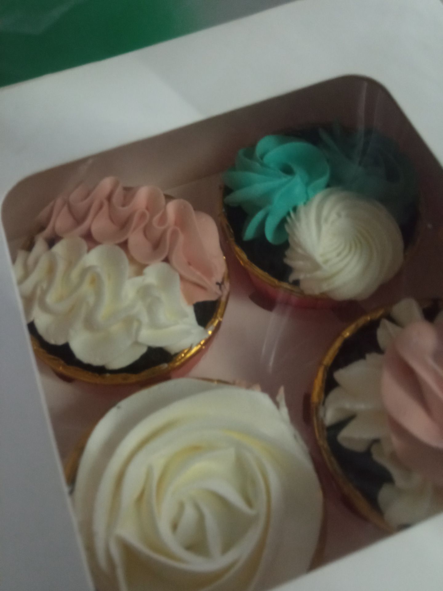 nội dung dễ hiểu, sách in đẹp gọn gàng không lem. giao hàng nhanh, đóng gói cẩn thận, hàng giao giống hình mẫu.