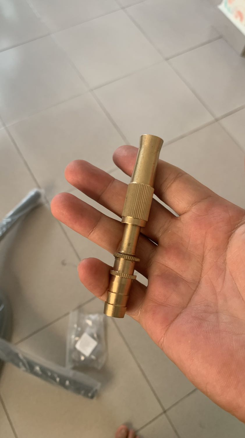 Hàng nhận được không đúng mô tả. Loại khớp nối là khớp nối dây không phải loại nối nhanh như ảnh. Về không sử dụng được.