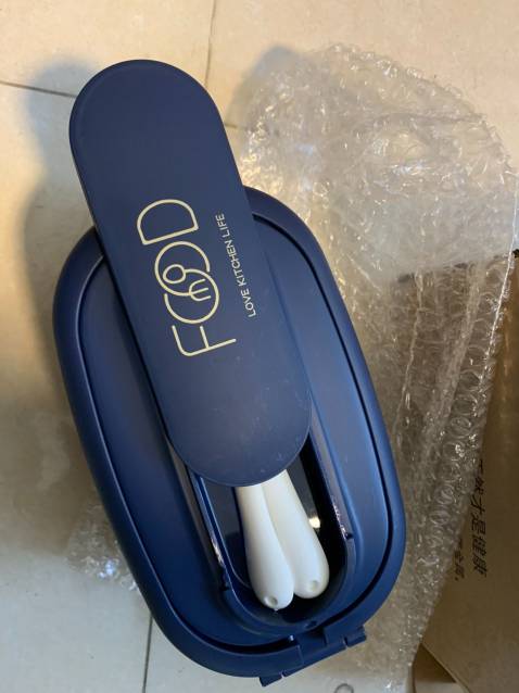 Đầy đủ gói đẹp gọn gàng. Không trầy xước móp méo. Mong là bền. Hàng tốt. Giao hàng nhanh . Sản phẩm đóng gói cẩn thận . Nắp đậy chắc chắn
Hàng đẹp ạ,do k kịp chụp, lên tạm cái ảnh ạ.tu nay đi làm k phải ăn cơm nguội nữa r ạ.rat tiện,thanks sop
có bộ dĩa đáng yêu, chính ra ăn như này ko cần dùng đũa vẫn đc