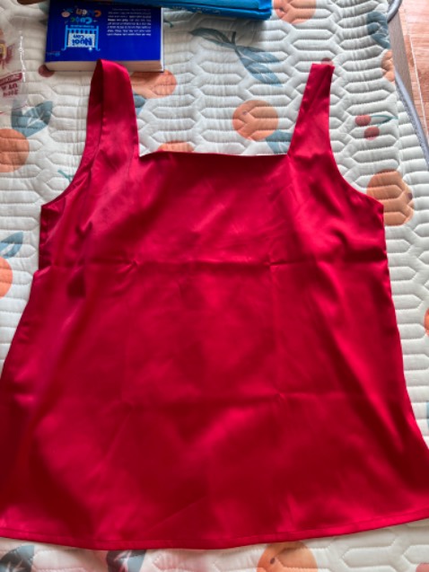 Vải đẹp , đường may rất đẹp luôn , form mà ôm dáng thêm 1 tẹo nữa là tuyệt vời nha.