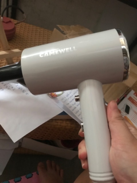 Mình có chọn quà là lược gội đầu, shop quăng cho mình đồ buộc tóc :). Thấy mấy bạn mua cmt ghi không ồn, mình bật lên trời ơi nó ồn mình vs con mèo dựt nảy mình luôn á :)) vậy thì chịu rồi, không biết mấy cmt có ảo ko nữa