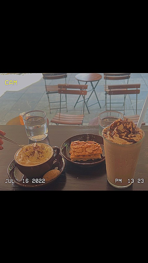 Hơi ngọt, nhưng nhìn chung khá giống sữa cacao. Khá dễ uống, người k ưa ngọt như mình thì phải pha loãng hơn chỉ dẫn thì mới uống đc.
Tăng cân cơ mà hơi mụn.
Kết hợp gym thì rất nhanh mlem.