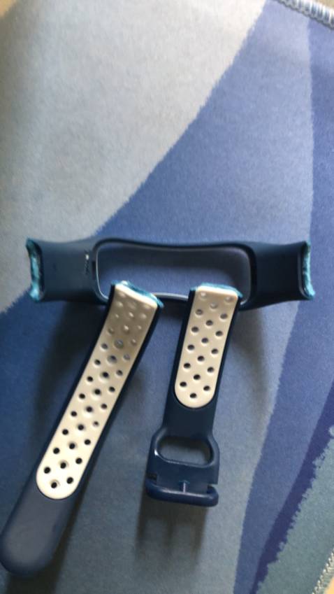 Đồ kém chất lượng mới đi rửa tay với nước ấm ấm là nó đứt rồi