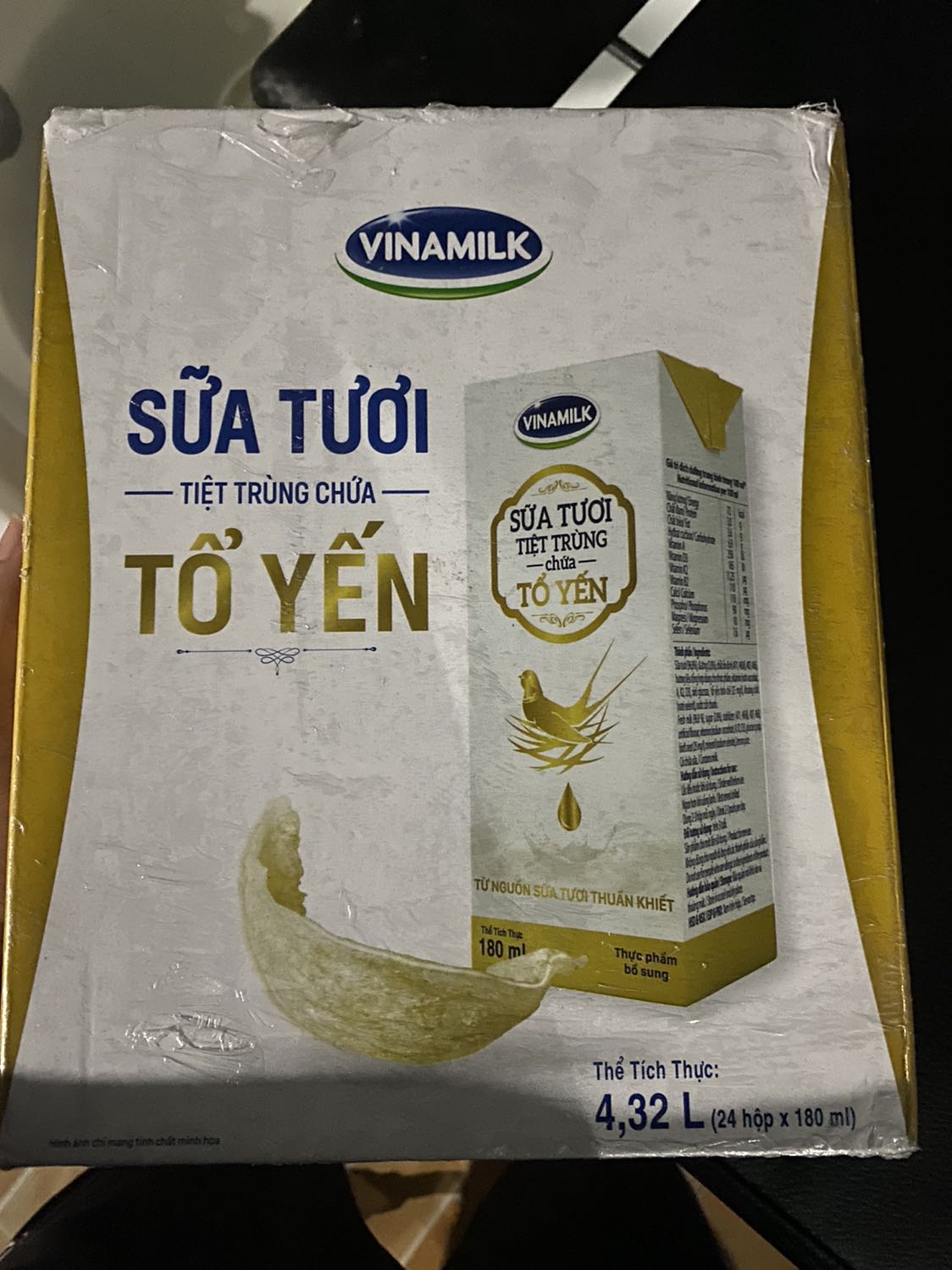 Mình mua sản phẩm này cũng nhiều lần oy, nói chung mà mẫu mã ok, uống ngon.. Làm quà tặng là vừa ý.
Các bạn mua phải để ý HSD in trên bao bì nhen, chứ ko nhận hàng hết HSD đó.