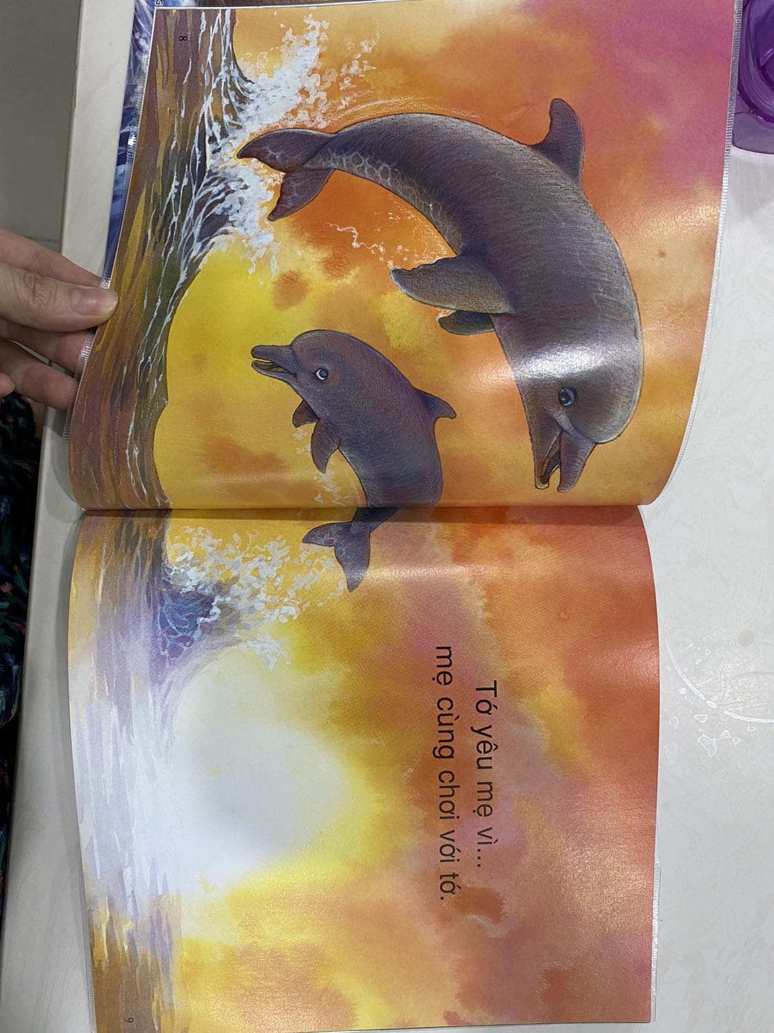 Sách màu in đẹp, rõ nét, các con vật to bé rất thích