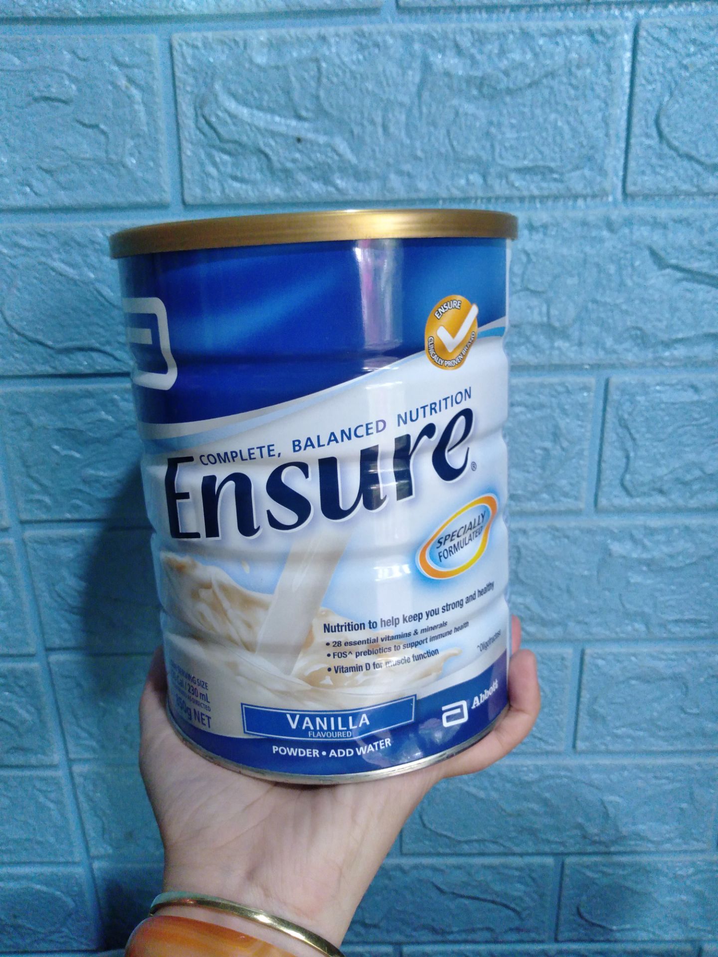 Về chất lượng: Sữa có vị rất thơm ngon, không quá ngọt, dễ uống, mẹ mình rất thích.
Về dịch vụ: shop đóng gói cẩn thận, sản phẩm không bị móp, sẽ ủng hộ shop nữa.