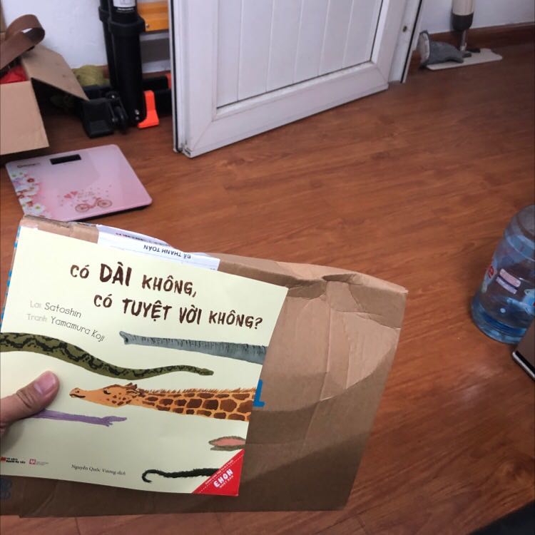 Dạo này tiki ship hàng quăng quật ghê quá! Sách thì đẹp mà mở ra nhìn quyển sách quoăn queo thì chả biết nói gì!