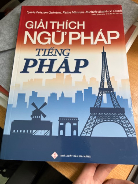 bìa in hơi lệch, shop đóng sách bằng giấy thân thiện với môi trường, giấy in hơi mỏng xíu