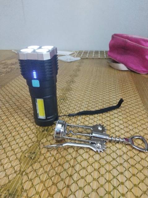 Quá ngon trong tầm giá. Sáng OK, 3 chế độ. Đi picnic thì ngon.