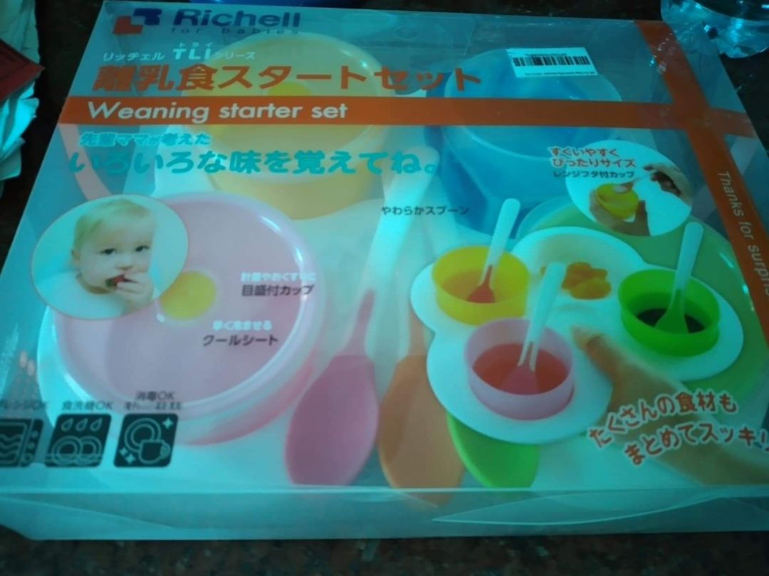 Bộ nhiều màu sắc đẹp nên bé rất thích nha.