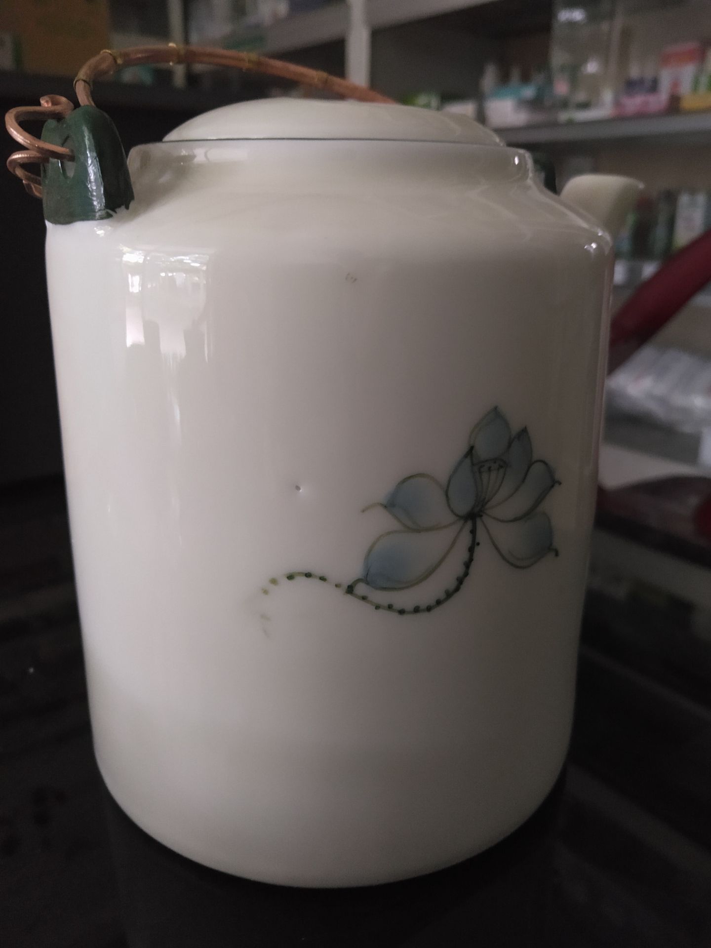 nhìn chung ok! chưa được 5 sao bởi ấm có nỗi bởi những chấm nhỏ.