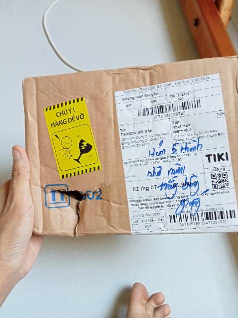 Cái cách đóng hộp của nó nó hơi bị móp méo nhưng mà giao hàng cực kỳ chậm nhưng mà không sao đánh giá năm sau nhé