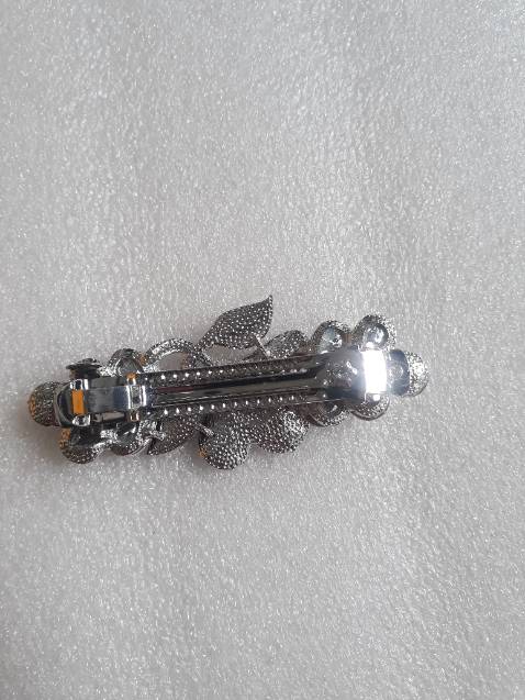 kẹp tóc nasi rất đẹp, chắc chắn, giá rẻ. Rất hài lòng! Cho shop 5 sao