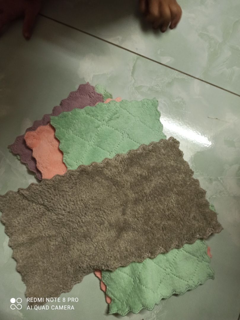 khăn rất mềm mịn .nhưng có 1cái bị xù nên hơi xấu nhưng giáo hàng nhanh chỉ có 3ngày a giao hàng cũng vui tính màu cũng đẹp khăn rất mềm mịn .nhưng có 1cái bị xù nên hơi xấu nhưng giáo hàng nhanh chỉ có 3ngày a giao hàng cũng vui tính màu cũng đẹp