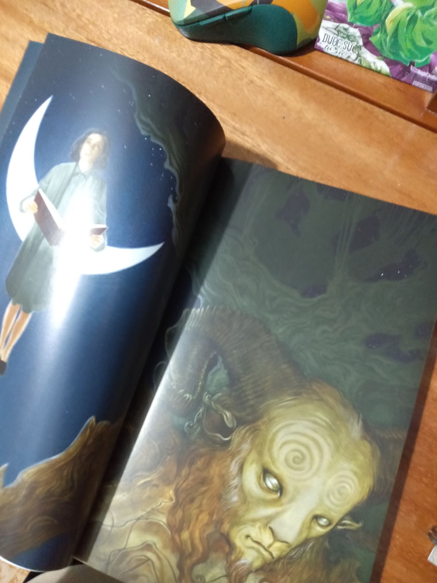 bìa xước, df gáy, nhưng giao hàng khá nhanh, (nm mình thích cho 1 sao)