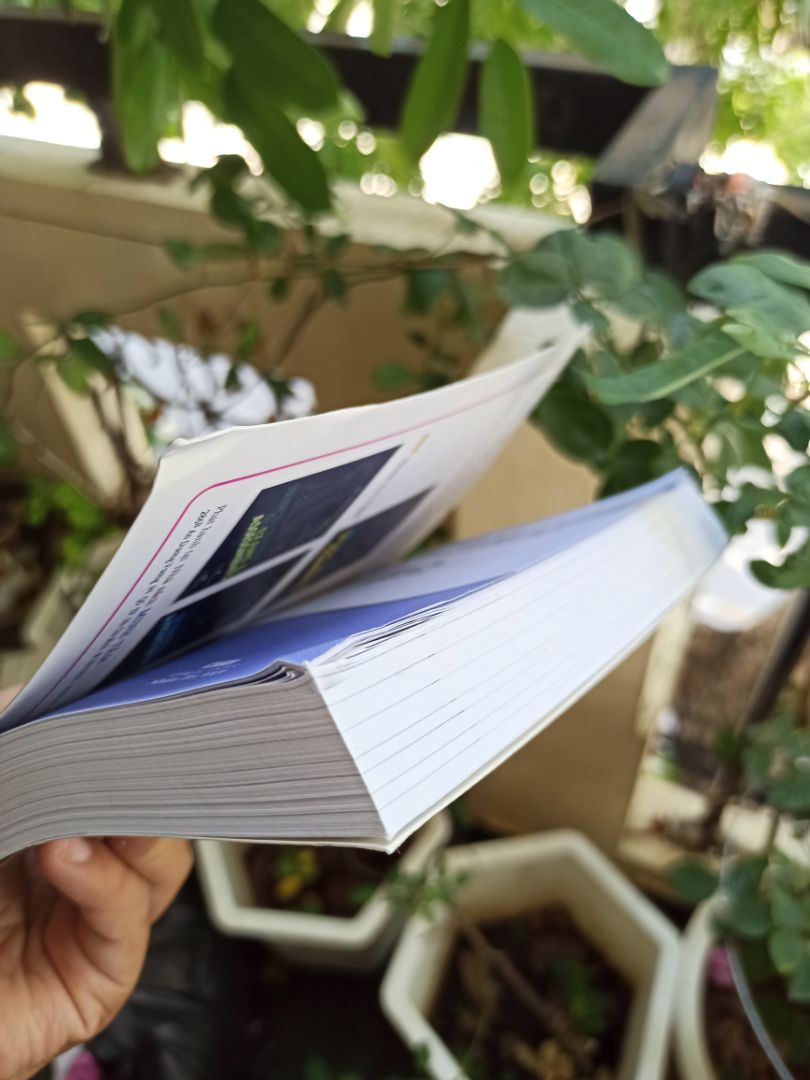 đóng gói quá sơ sài , chỉ bỏ quyển sách vào hộp giấy r mang đi giao mà giá ship lấy tận 40k. quyển sách không có cả bọc nilon để bọc chứ chưa nói đến quấn chống sốc nên sách giáo đến bị quăn góc. Quá thất vọng với lần mua này