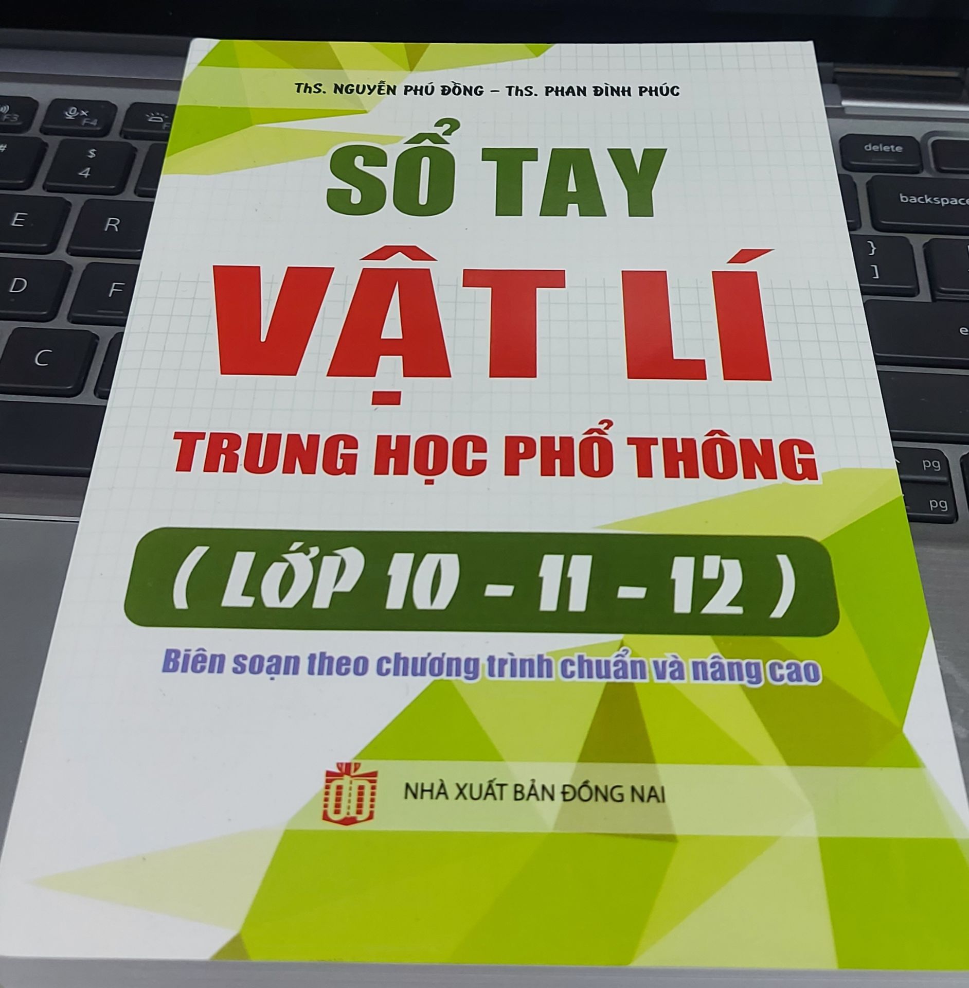 Nội dung cô động dễ hiểu nhưng không biết chương trình mới có khác biệt hay không.