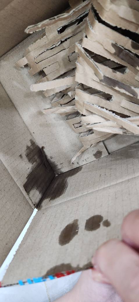 Đóng gói ko kỹ, kê chai không đủ chặt, bể hết chai, ko dùng dc. Chưa liên hệ dc đơn vị bán hàng