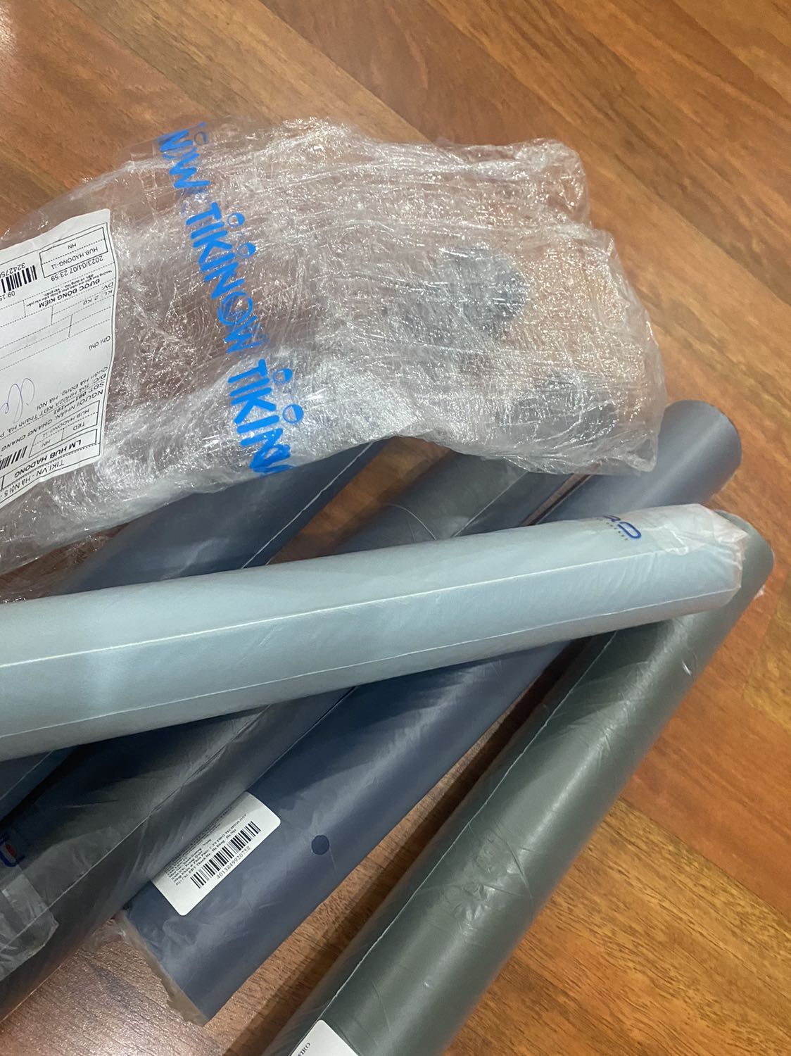 Phòng đông người mỗi người 1 màu hihi shop giao đúng màu mình đặt rất ưng ý.