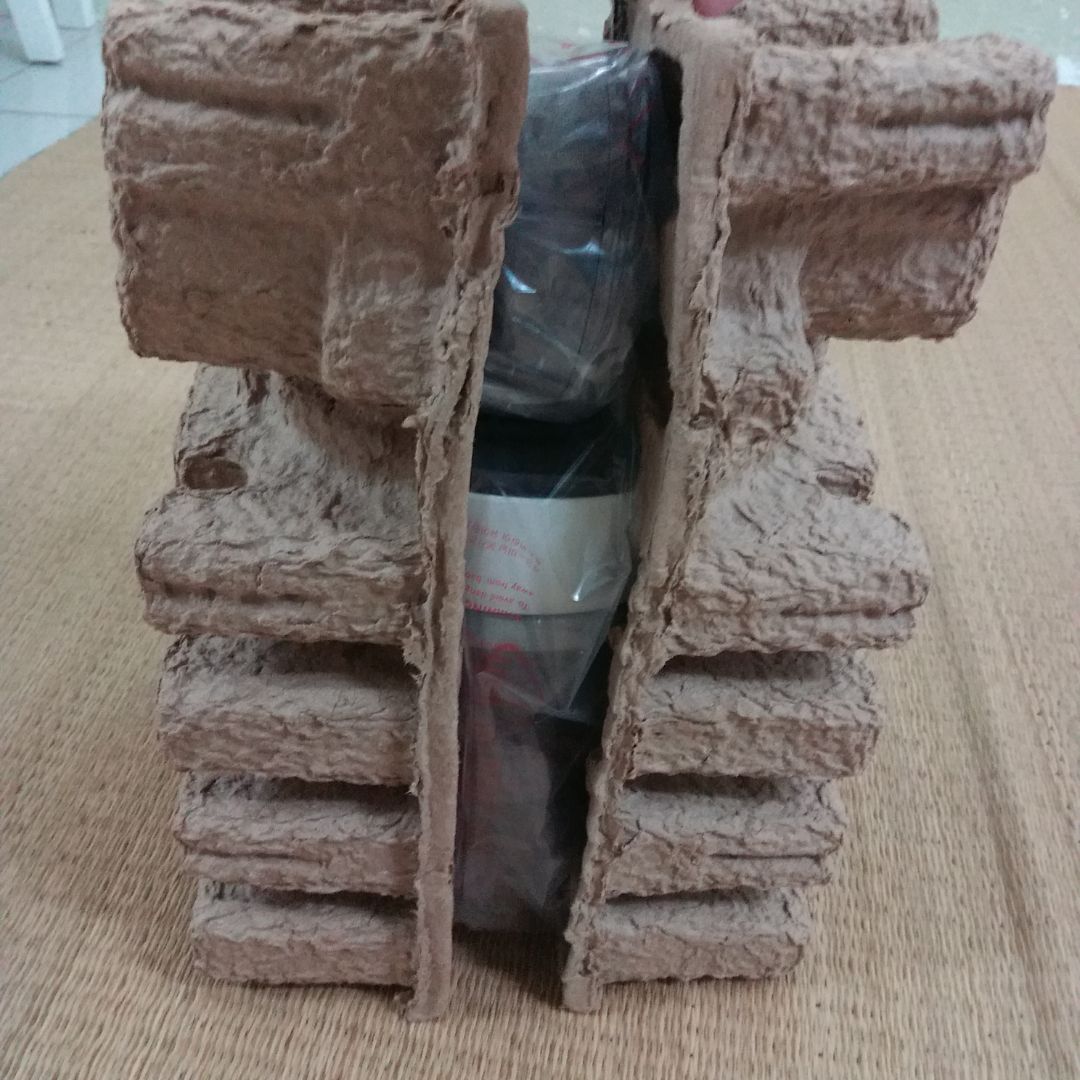 Tiki giao hàng nhanh, đóng gói cẩn thận. mua lúc sale giá khá rẻ. hàng của tiki trading nên yên tâm. Máy chạy hơi ồn, ép chưa hết nước, để chạy nấc cao, trái cây bị văng ra khá nhiều.
Nhìn chung là được trong tầm giá. mình mua hôm 7/7 nên được giá ngon. thanks Tiki.