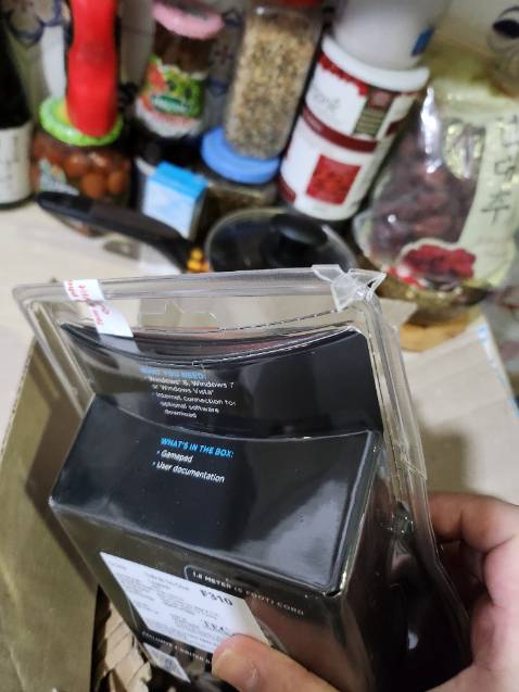 Sản phẩm đẹp nhưng khi bóc hộp ra thì bao bì bị vỡ tuy nhiên sản phẩm bên trong không sao. Không thấy có giấy bảo hành thì chắc là bảo hành số của shop.