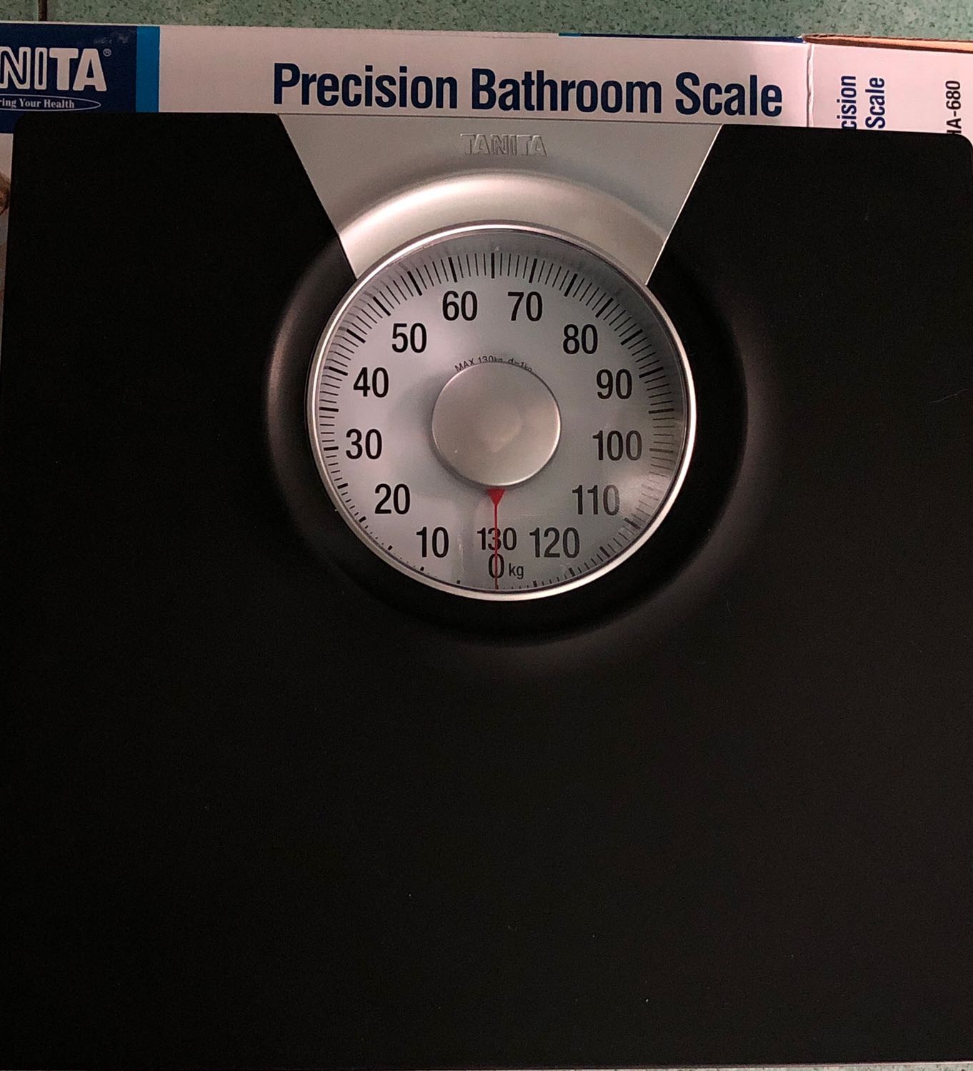 Cân đẹp, chất lượng, cân chính xác. Cửa hàng đóng gói kỹ, có phiếu bảo hành. Rất hài lòng về sản phẩm.