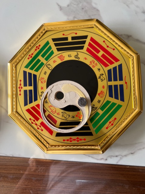 Hàng mở ra hỏng tuột hết keo dính