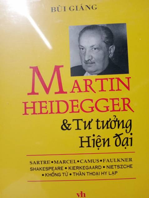 Sách đẹp, nguyên vẹn, nhưng khổ giấy hơi nhỏ và cỡ chữ nhỏ, một số chỗ giấy bị dính. Nhìn chung sách khá ổn. Sách đẹp, nguyên vẹn, nhưng khổ giấy hơi nhỏ và cỡ chữ nhỏ, một số chỗ giấy bị dính. Nhìn chung sách khá ổn.