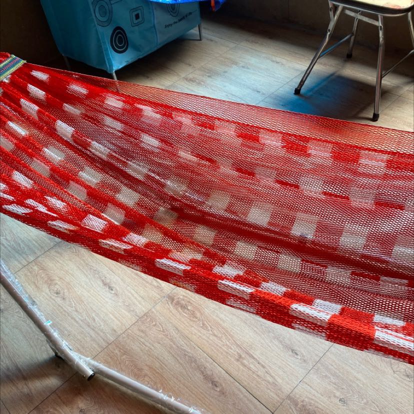 Mình đặt mua sp, muốn thanh toán bằng VNPay để đc giảm 40k.Nhung loay hoay mãi thế nào lại thành nhạn hàng thanh toán, mã ko ap đc. Báo bên tiki và shop đewr huỷ . Họ báo nếu bên vận chuyển ship bạn báo ko nhận hàng.
Trời nắng thương anh ship lại nhận
Võng chất liẹu cứng như nilong, nóng ko được như võng duy lợi