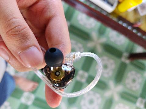 tai nghe đeo lâu không đau, chất âm rất tốt, thiết kế đẹp, giá cả phù hợp, nói chung rất tốt, sẽ ủng hộ shop dài dài