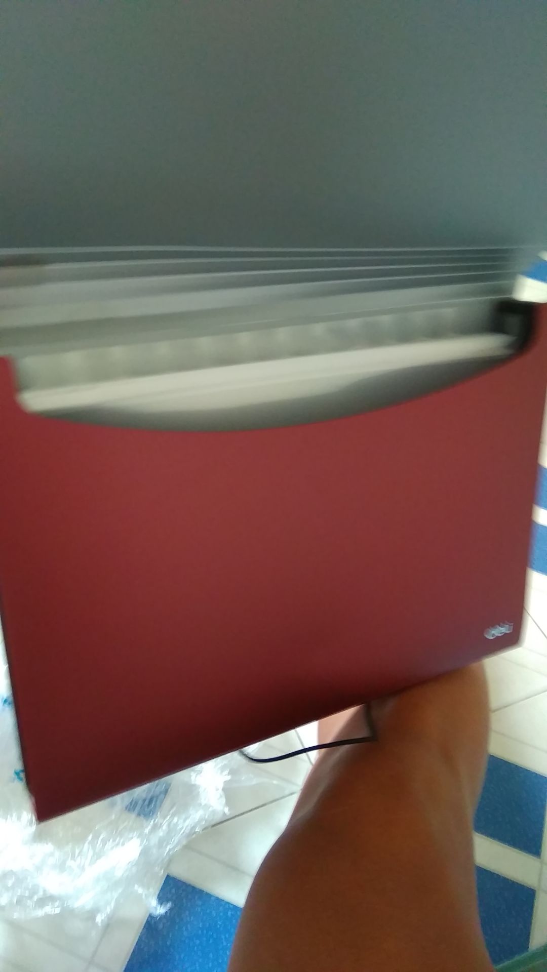 móp nhẹ góc trái ahuhuhuhu 
2000 từ tối thiểu. ?????