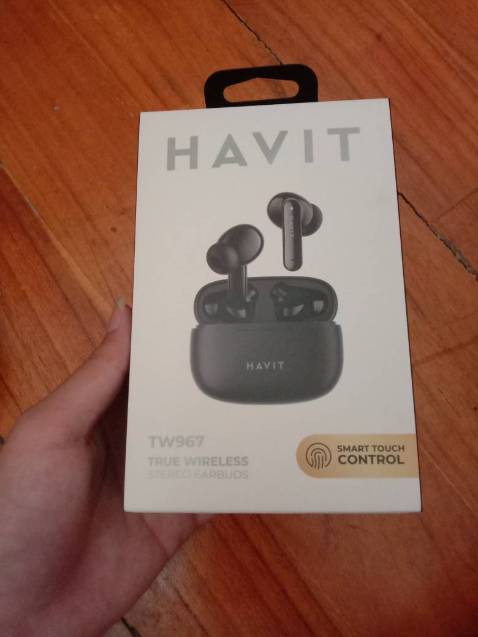 Tai nghe đẹp, đeo êm tai. 
Nghe âm thanh tốt, bass mạnh. 
Rất đáng tiền. Đóng gói chắc chắc.