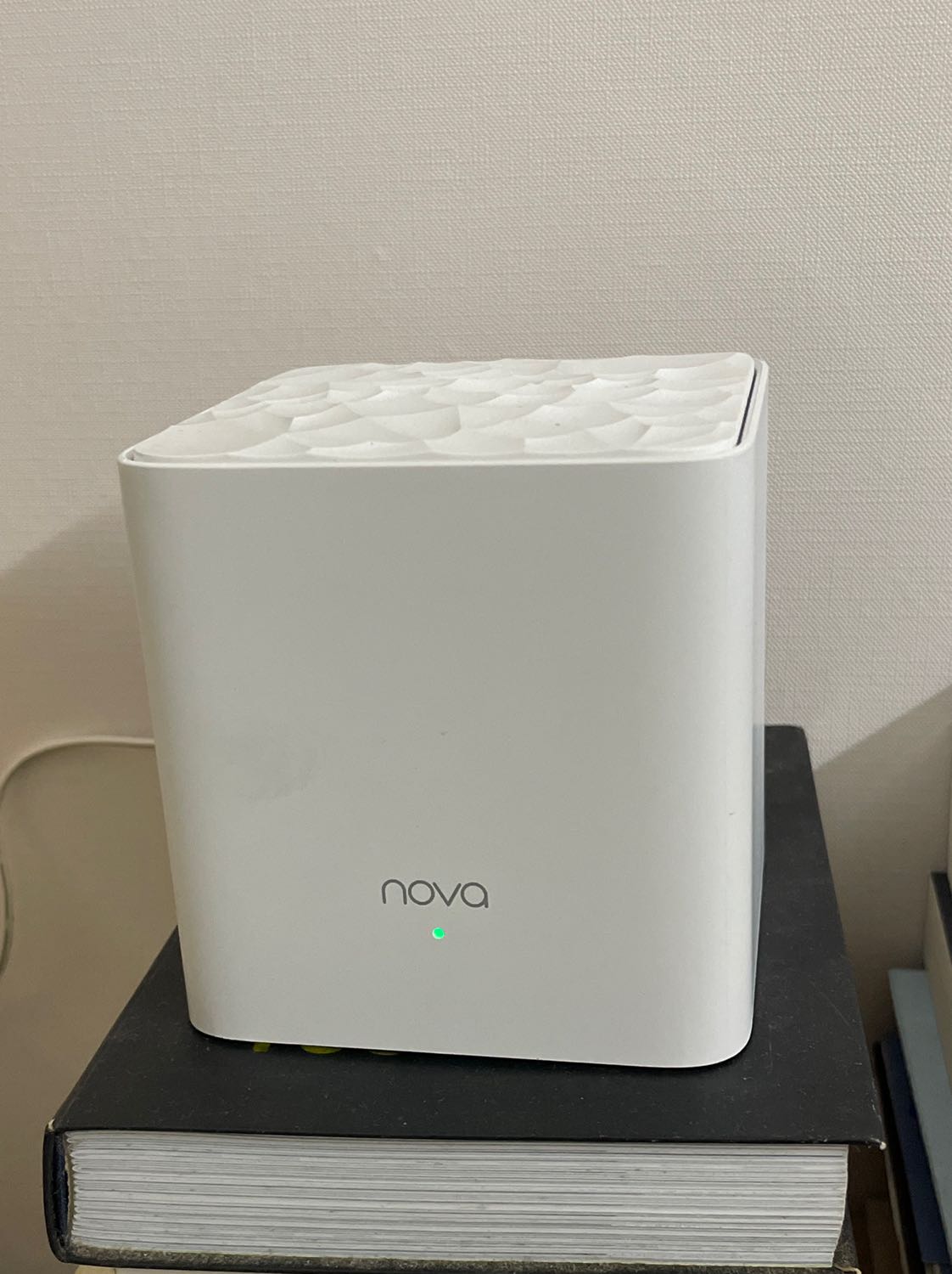 Dễ dàng cài đặt đến mức tưởng là chưa cài được. Mạng dùng ổn định hơn rất nhiều, kết nối cũng nhanh chóng nữa. Tiện lắm luôn. App cũng dễ đung và dễ quản lý ai đang dùng mạng hay ko