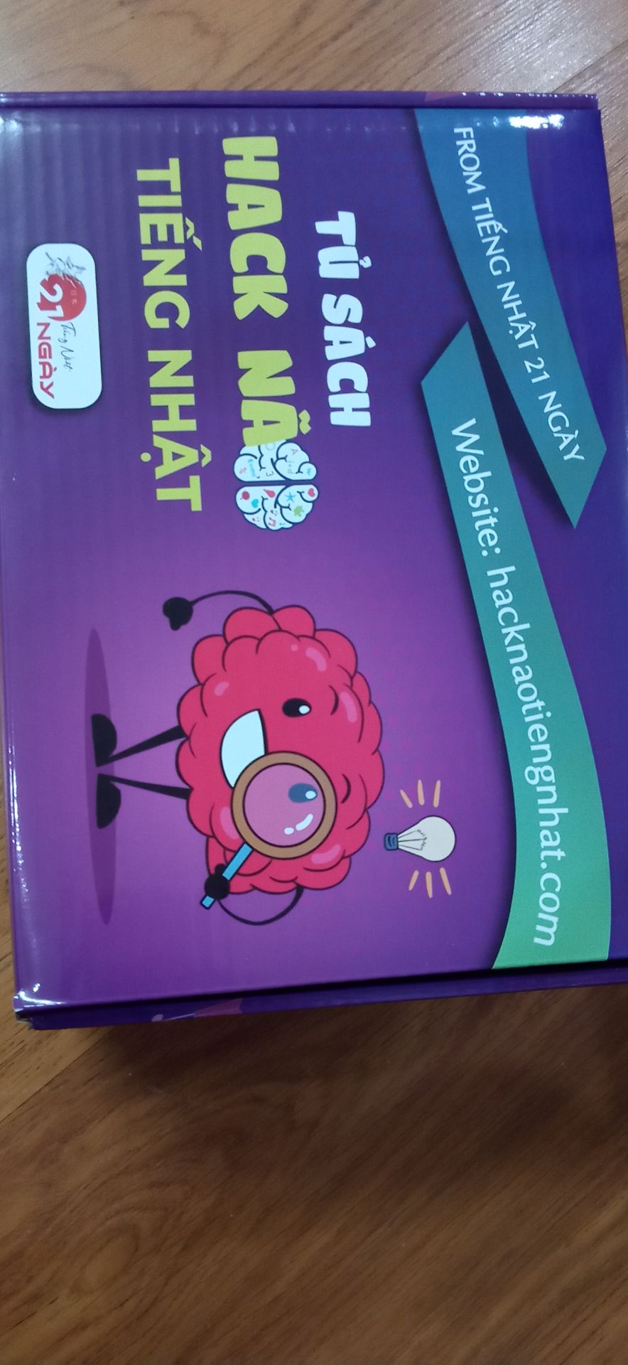 em nhận được sách rồi ạ, sách in màu, câu chuyện thú vị dễ hiểu, quà tặng siêu nhiều?