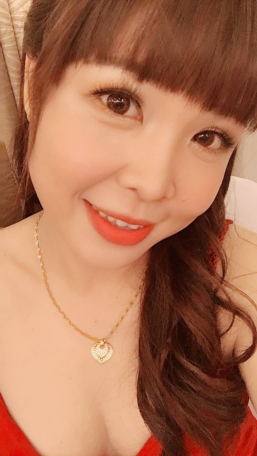 Ai có nhu cầu muốn mua lens thì nên mua nhé mắt lens mõng  hơn các loại khác mà mình từng dùng nói chung là đẹp xuất sắc thích lắm sẽ ủng hộ shop tiếp tục ?