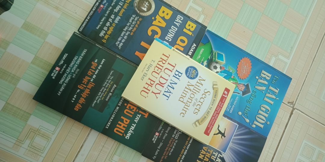 Sách đẹp, đáng tiền mua. Chất giấy cuốn bí mật tư duy triệu phú không đẹp bằng mấy cuốn kia.