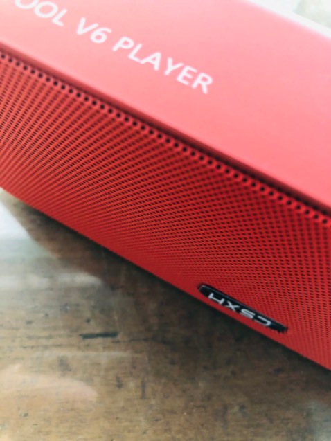 Loa nghe hay bass cũng ok, kiểu dáng đẹp sx chi tiết hoàn thiện tốt, có cái nhẫn hiệu bị dán ngược,đài FM kg dùng được