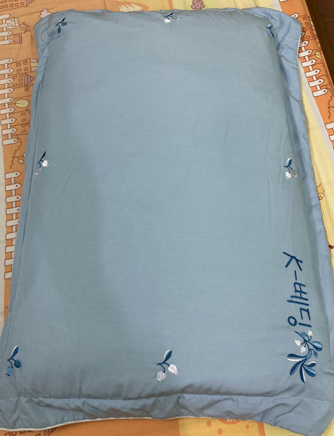 Vải mềm, thấm mồ hôi, hàng của Everon thì miễn lo chất lượng, luôn trung thành với thương hiệu này 20 năm có lẻ