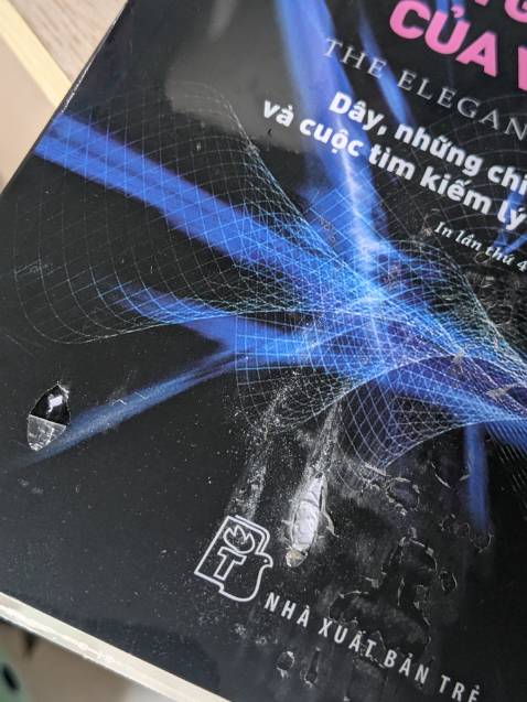 Sách có bọc nhưng bị xước bìa