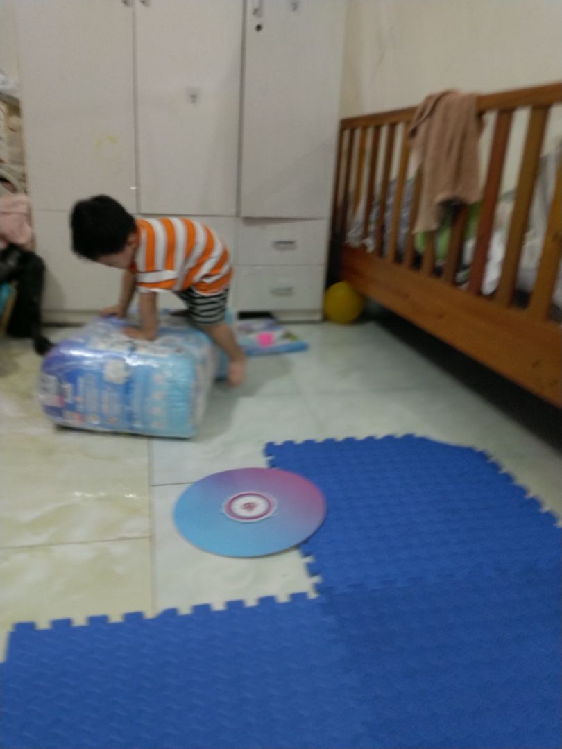 tã sịn, chất lượng tốt bé nhà mình dùng từ bé tới giờ, mua của tiki nên yên tâm tuyệt đối, ,lại được giá sale quá hời rẻ hơn ngoài shop nhiều. sẽ tiếp tục ủng hộ