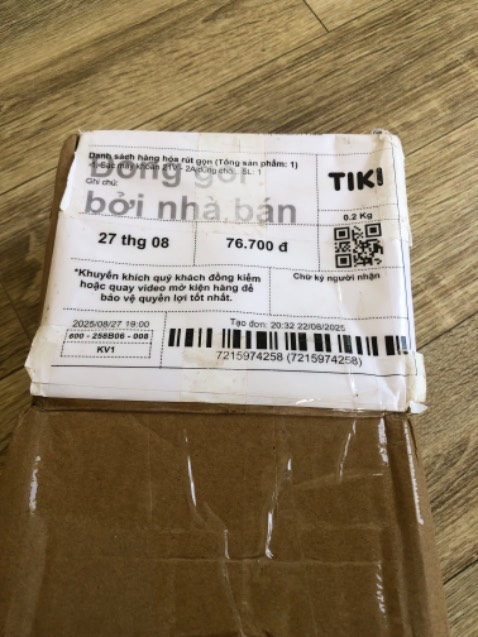 Đợi hơi lâu, đóng gói chưa cẩn thận, sạc nhanh Đợi hơi lâu, đóng gói chưa cẩn thận, sạc nhanh