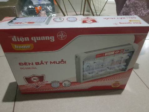 Xem review trên tinh tế youtube thì bảo là ánh sáng an toàn, ko tiếng ồn, ko mùi, dễ dàng vệ sinh, tiết kiệm điện năng tiêu thụ. Thực tế nhận hàng với bao bì tem phiếu bảo hành rất yên tâm. Sp mới tinh, nguyên vẹn, chắc chắn, đẹp, nhẹ, gọn. Thương hiệu tin cậy của gia đình. Về độ bền  lâu thì chắc vài năm cũng ko hư được.😁