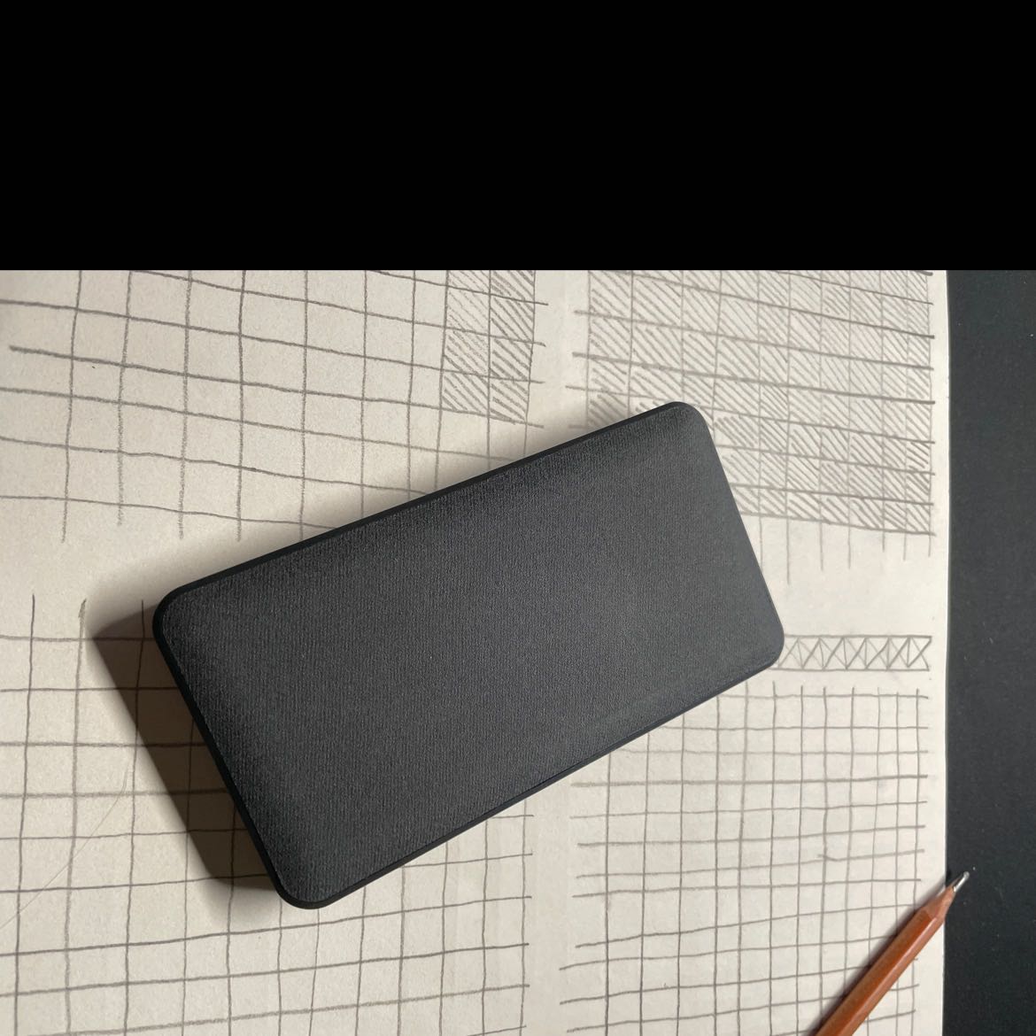 Sản phẩm đúng mô tả, chất lượng tuyết vời, bề mặt phủ vải nên cầm rất chắc và êm tay. 
Shop đóng gói rất kỹ