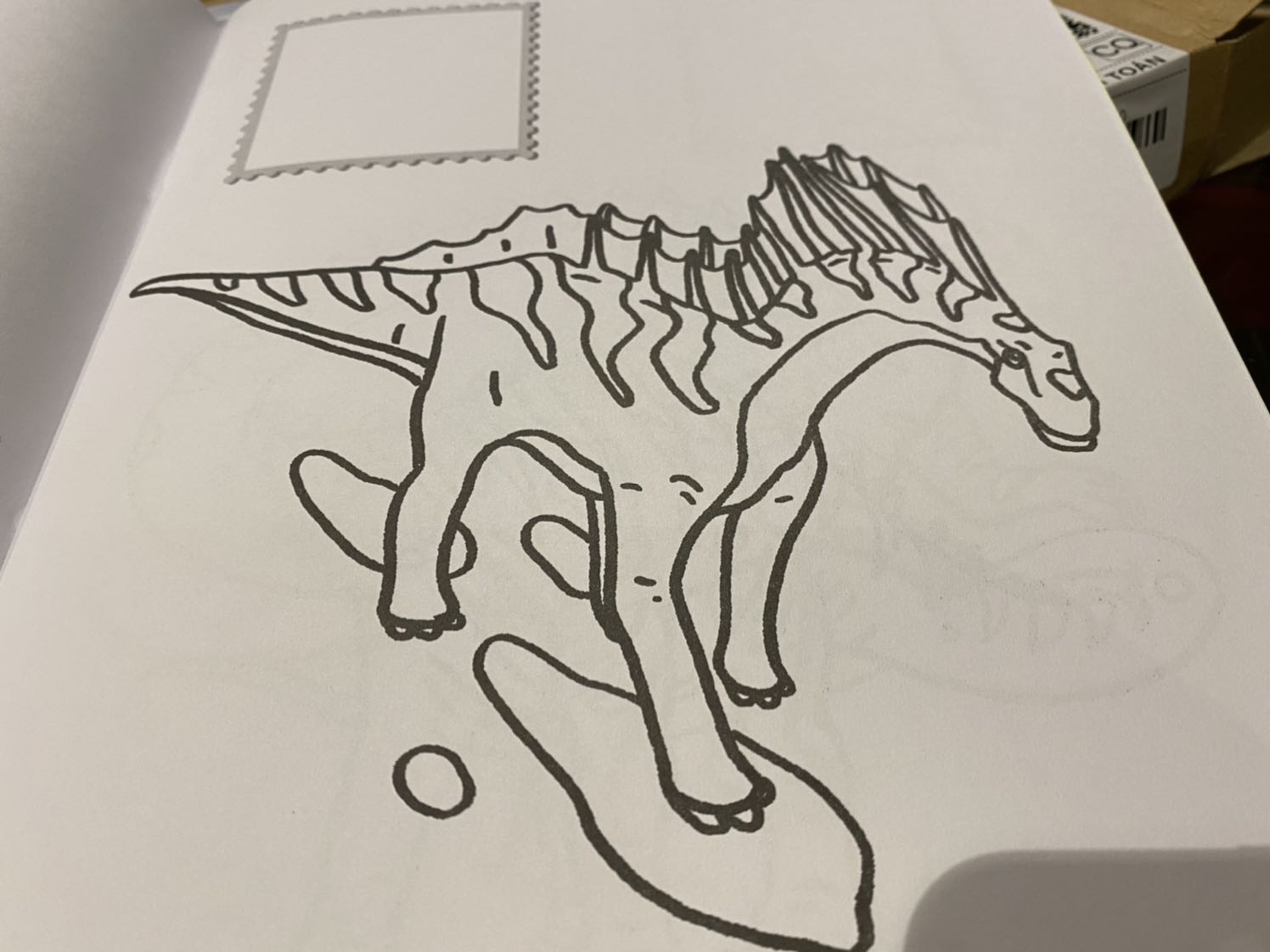 Hình in không đc sắc nét lắm, nét viền thô,k sắc và rõ...
Được phần sticker màu sắc hấp dẫn, bé nhà mình khá thích.