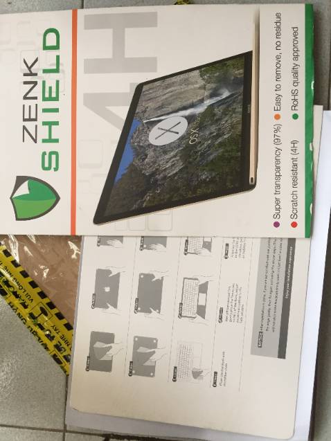 Hình phù hợp với màn hình 13' hơn là 15.6'''