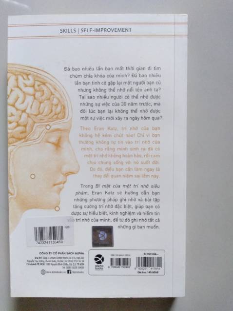 Sách OK 👌 mép bìa sách hơi trầy xước ,nội dung chưa đọc nên ko bk đc 😅
